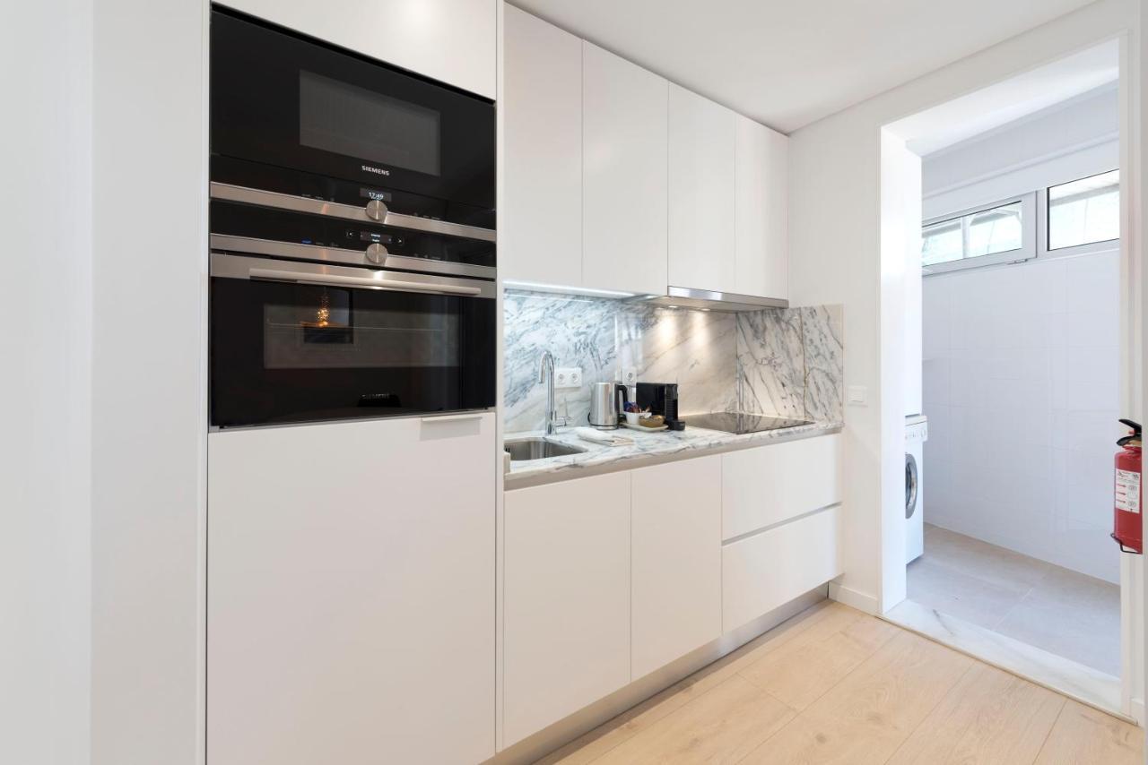 Heart Of D. Pedro Apartments III Порто Екстериор снимка