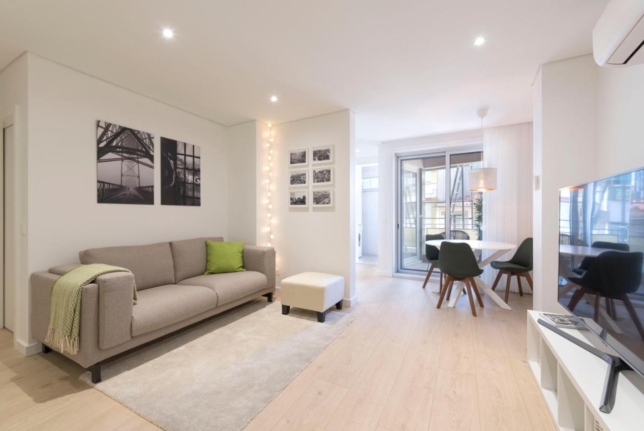 Heart Of D. Pedro Apartments III Порто Екстериор снимка